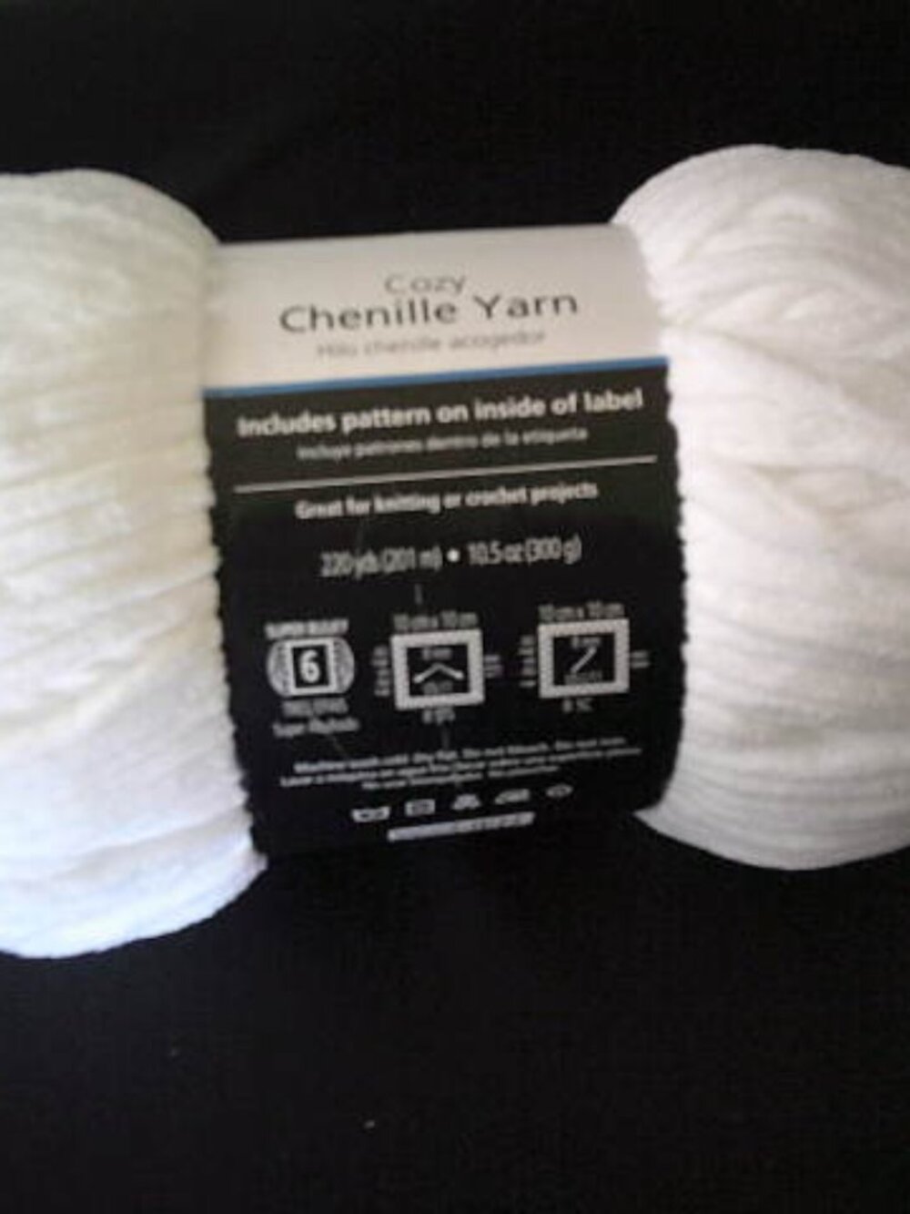 NEW MAINSTAYS WHITE COZY CHENILLE YARN 220 YDS 10.5 OZS. SUPER BULKY 6 🧶